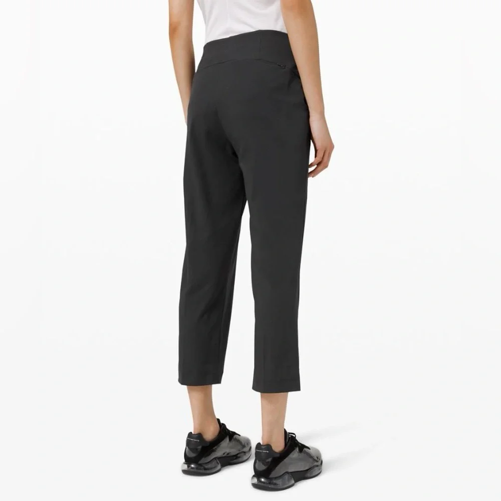 Lululemon In Power MR Crop 24”‎ Black Pants Women’s Size 4